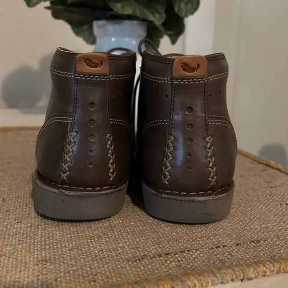 CLARKS ARTISAN BOOTS 🥾 - Picture 2 of 6